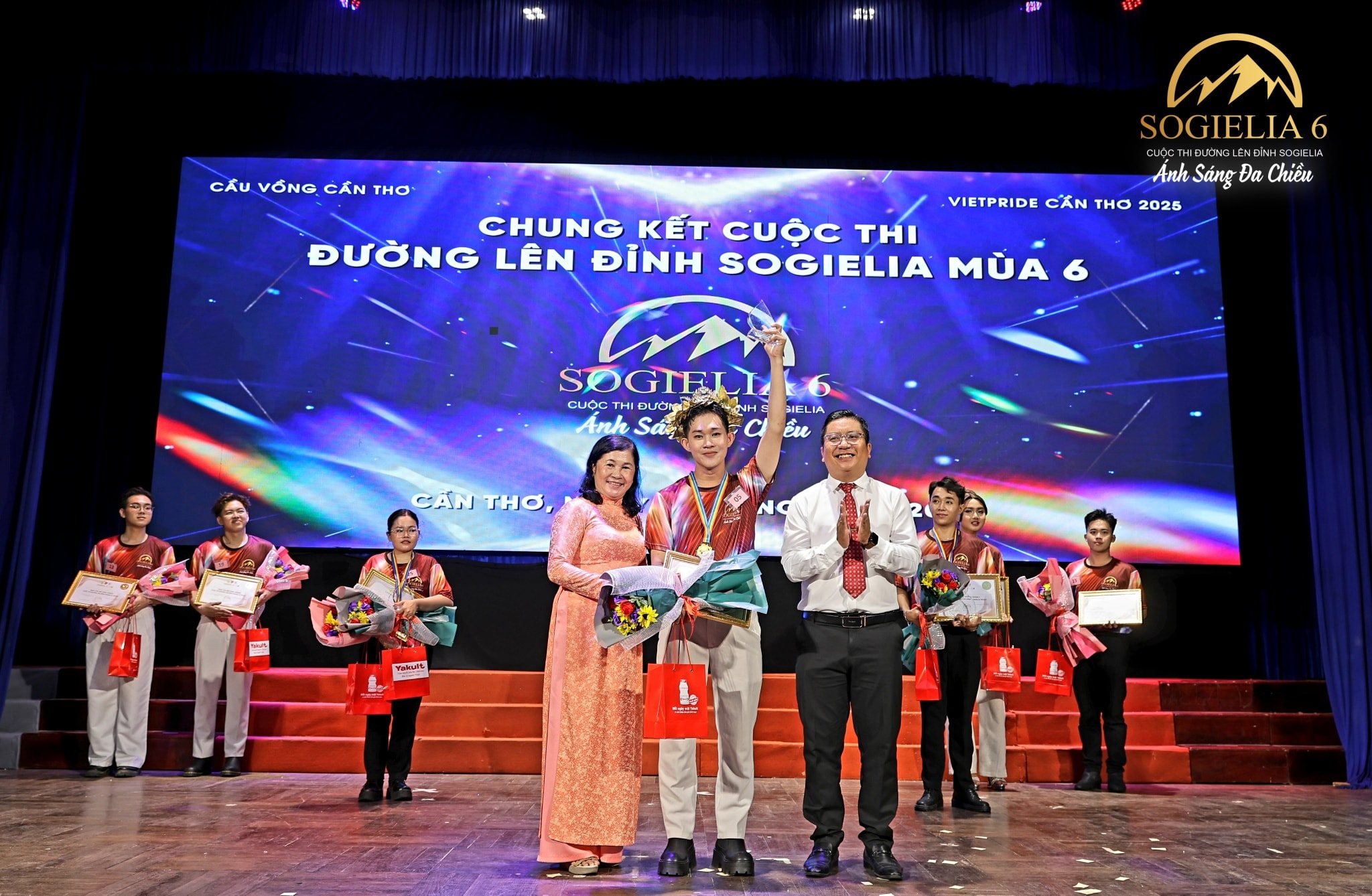 CHUNG KẾT RỰC RỠ – VINH QUANG GỌI TÊN NHỮNG NHÀ LEO NÚI XUẤT SẮC NHẤT